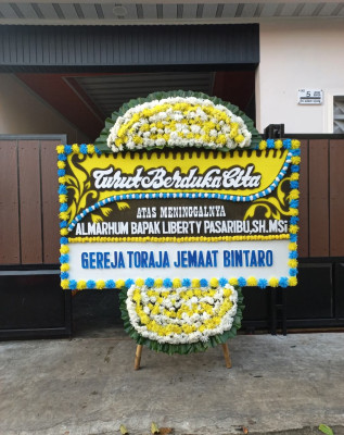 Papan Bunga Duka di Sanana Utara